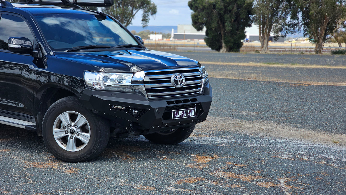 Alpha 4WD Predator Steel Bull Bar for Toyota Landcruiser 200 series 2016+