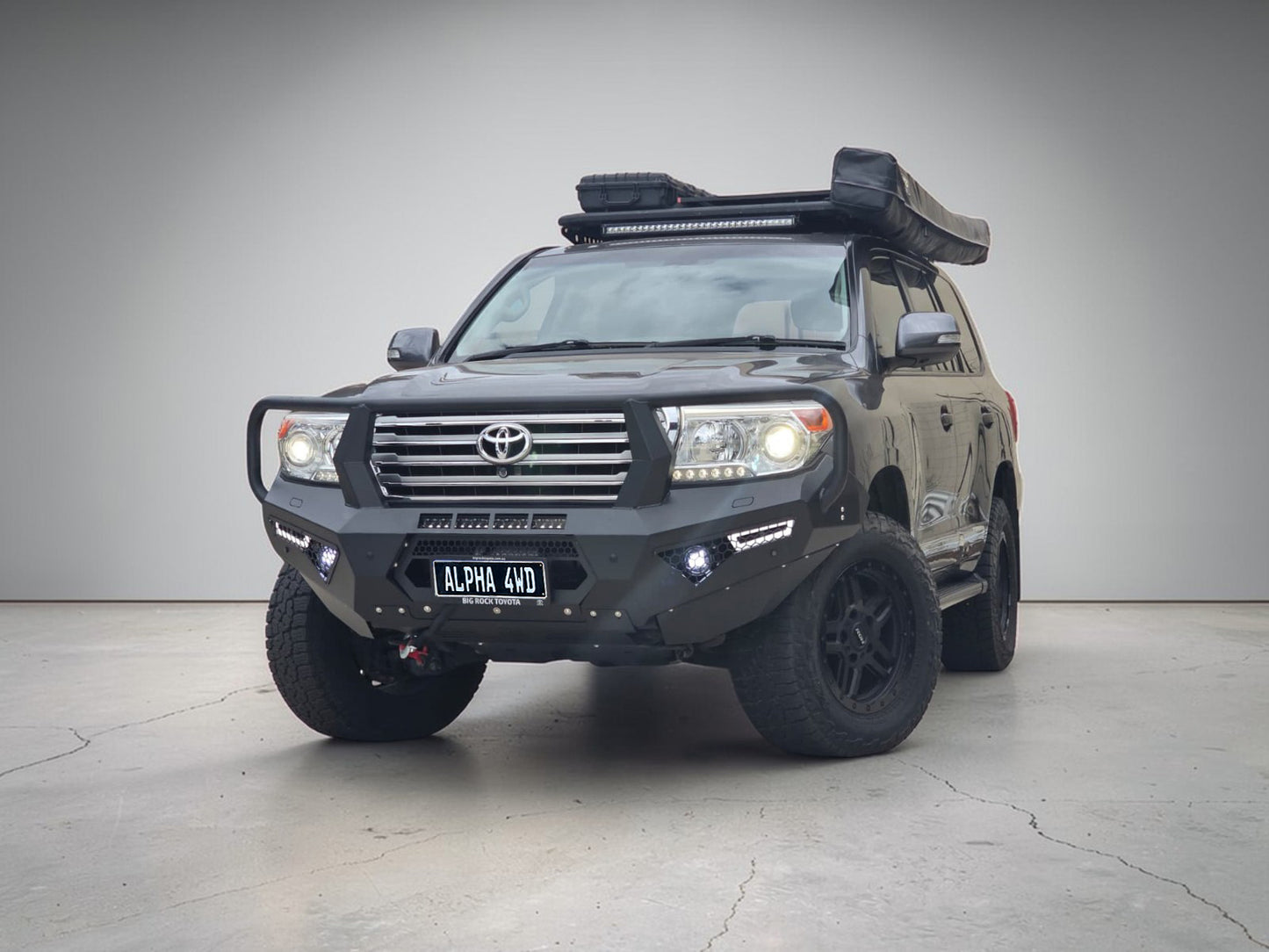 Alpha 4WD Pack Steel Bull Bar for Toyota Landcruiser 200 series 2006-2015