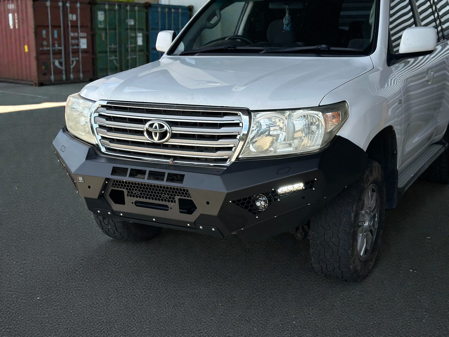 Alpha 4WD Predator Steel Bull Bar for Toyota Landcruiser 200 series 2006-2015